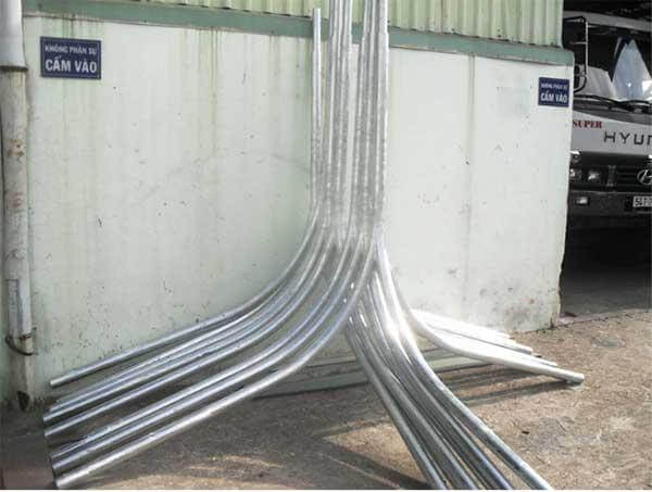 Cần đèn kép PN04- K cũng như các sản phẩm cần đèn khác được Phan Nguyễn sản xuất bằng loại thép không gỉ