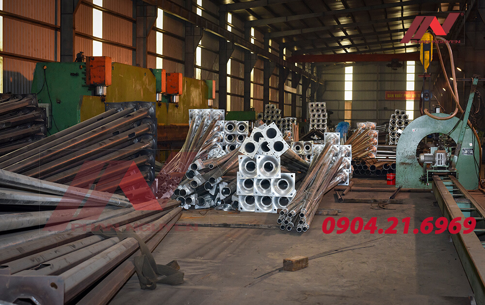 Cột đèn cao áp mạ kẽm nóng chống gỉ đạt tiêu chuẩn chất lượng