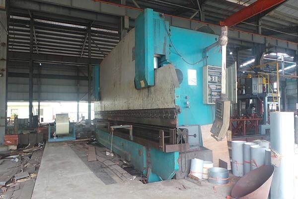 Hệ thống máy móc sản xuất được trang bị hiện đại