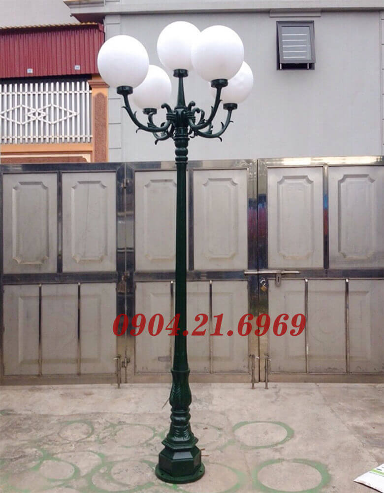 Cột đèn sân vườn DC02 5 bóng