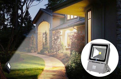 Đèn pha led sử dụng hầu hết ở sân vườn