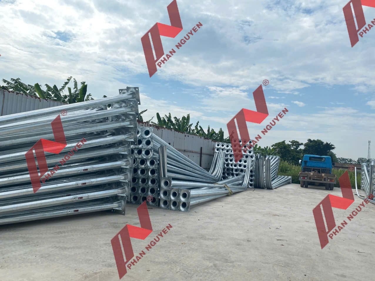 Cột đèn cao áp liền cần 6-7-8m giá tốt
